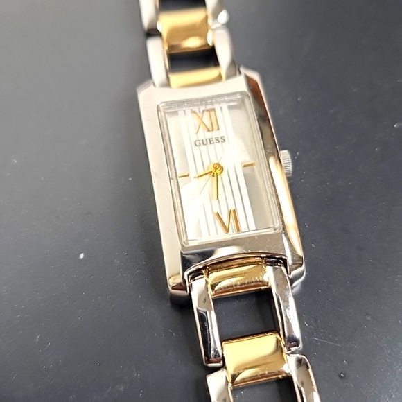 GUESS | TWO TONE WATCH - Picture 2 of 6